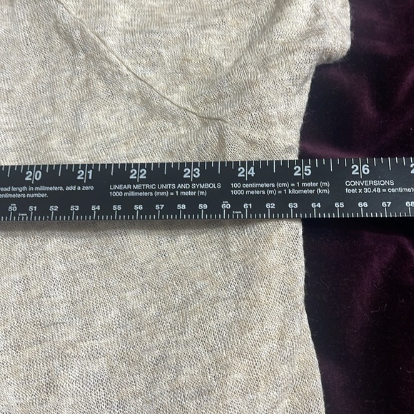 Emerald (boutique brand) oatmeal color top, faux button front with lace detail - Picture 5 of 8